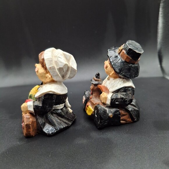 Vintage Carved Wood Looking Resin Handcrafted Pilgrim Couple Figurines - Picture 4 of 5